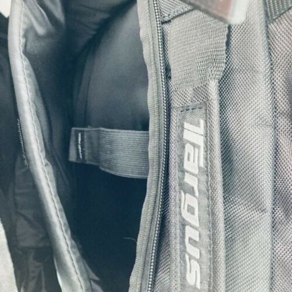 Targus Black Inner And Outer Pockets Buckle Belted Laptop Backpack Case - Picture 9 of 12